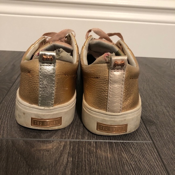 Ted Baker Rose Gold Sneaker size 6.5 (VERY WELL WORN) - Picture 6 of 8